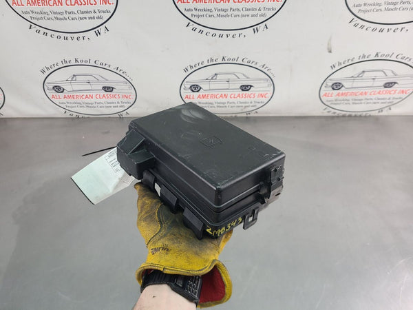 2005-07 C6 Corvette Engine Bay Fuse Box Assembly - OEM0