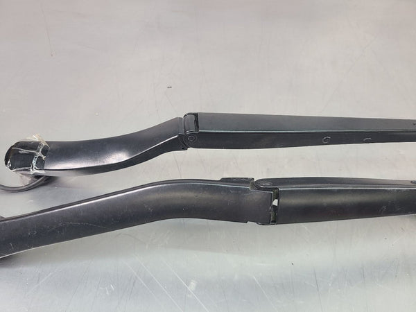 2005-13 C6 Corvette Front Windshield Wiper Arm Pair, Left / Right - OEM10