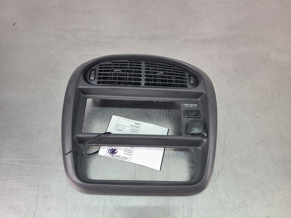 1997-02 Plymouth Prowler Center Dash Radio Bezel Trim w/ Center Vent Assembly0