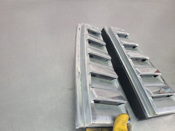 2003-07 Hummer H2 Rear Upper Tail Light Vent Trim Panel Pair, LH / RH - OEM10