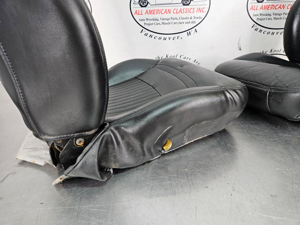 1997-04 C5 Corvette Sport Seat Pair, Black and Red, Right / Left - OEM15