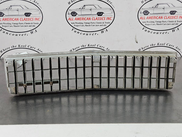 1986-90 Caprice Front Grille Assembly, Nice! #14081651 - OEM GM9