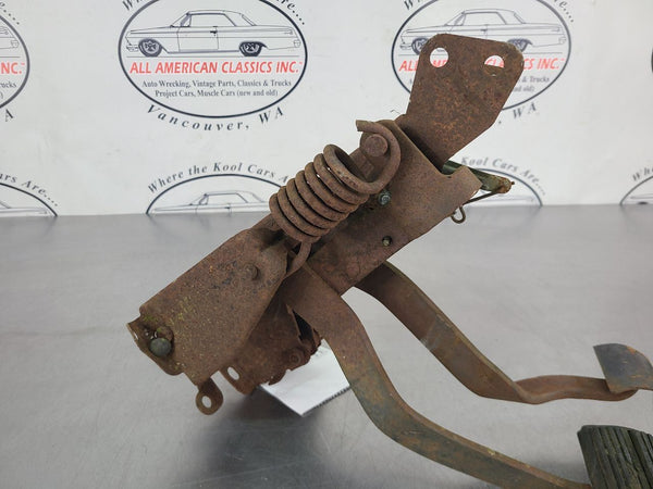 1976-80 Mopar F-Body 4-Speed Manual Clutch Pedals Box Assembly - OEM4