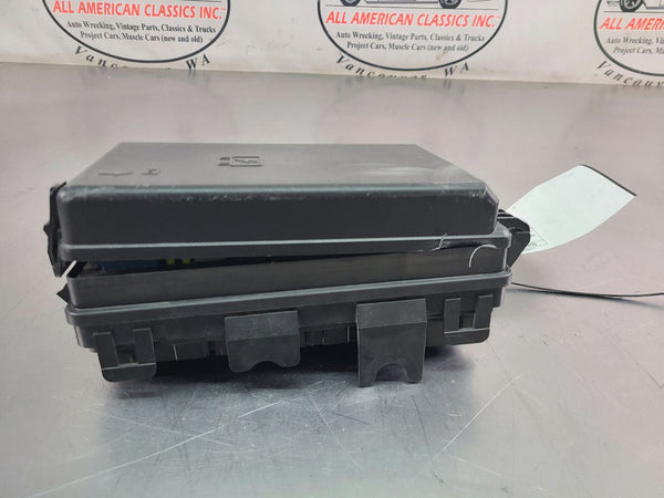 2005-07 C6 Corvette Engine Bay Fuse Box Assembly - OEM5