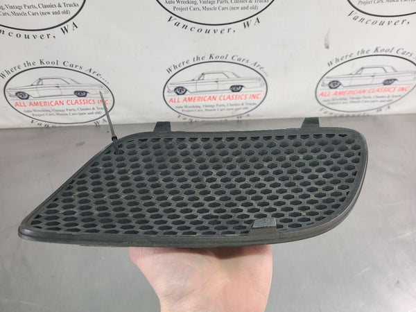 2004-06 GTO Front Right Passenger Side Kidney Grille Insert - OEM4