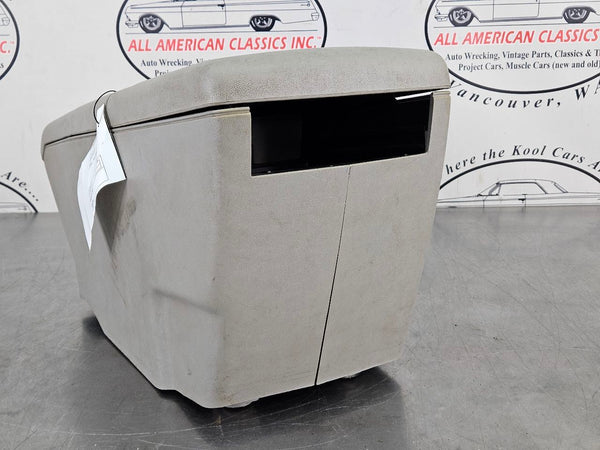 1988-94 Chevy Suburban Front Center Console Assembly, Gray - OEM6