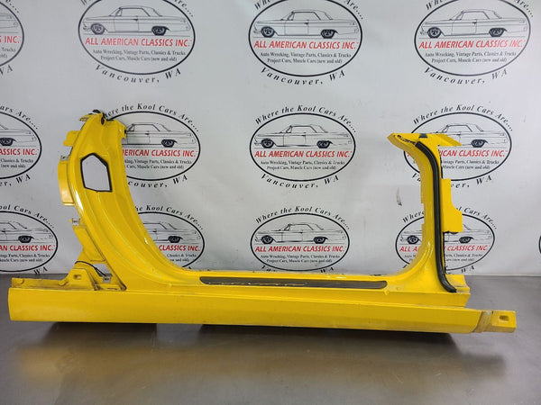 2005 C6 Corvette Right Side Rocker / Aperture Panel Moulding, Millennium Yellow0