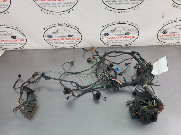 1988 GMC K3500 Truck 7.4L / TH400 Dash Wiring Harness w/ Fuse Box - OEM0