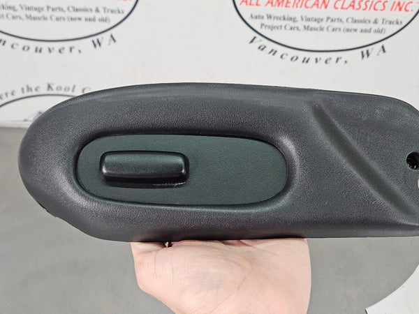 1997-04 C5 Corvette Non-Sport Seat Control Switch Panel w/ Bezel, Driver Side2