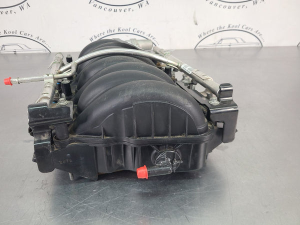 2005-07 C6 Corvette LS2 Factory Intake Manifold Assembly w/ Rails, Fuel Injector10