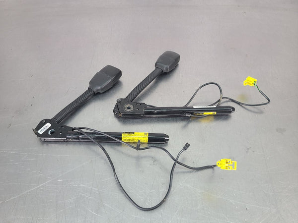 2005-13 C6 Corvette Seat Belt Buckle Pretensioner Pair, LH / RH, Black - OEM0