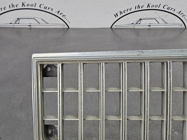 1986-90 Caprice Front Grille Assembly, Nice! #14081651 - OEM GM1