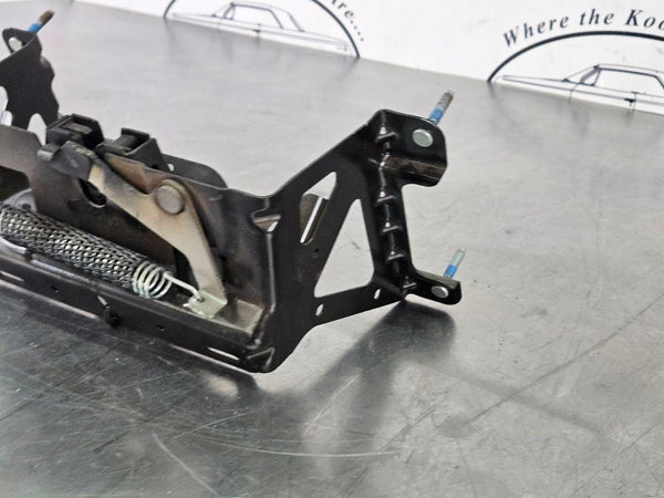 2015 C7 Corvette Rear Trunk Hatch Locking Latch Assembly - OEM2