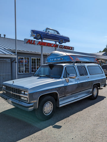 1989 Chevrolet Suburban, Blue w/ Boat on Top, Stock #195716