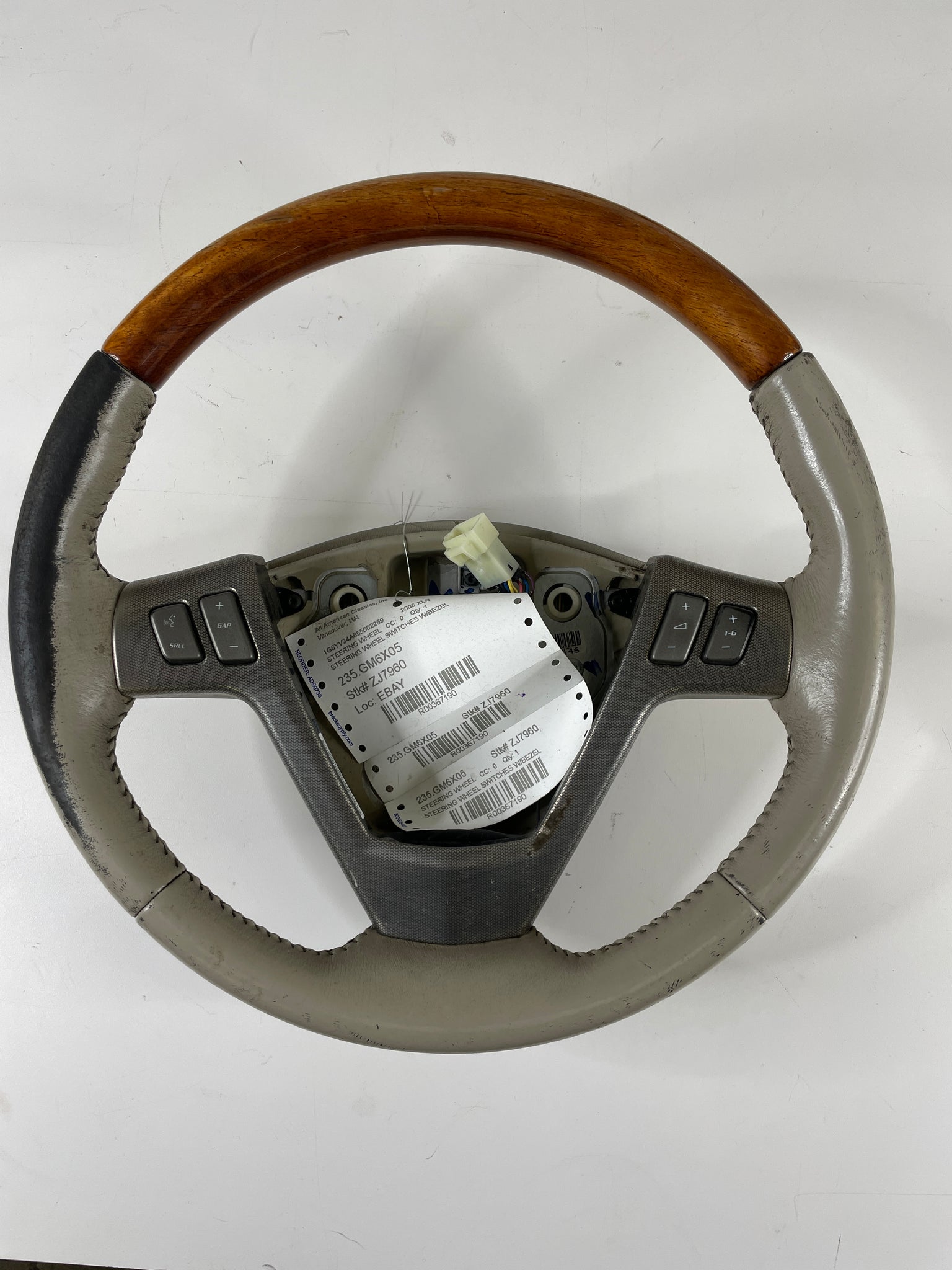 2004-2007 Cadillac XLR Steering Wheel Assembly - OEM